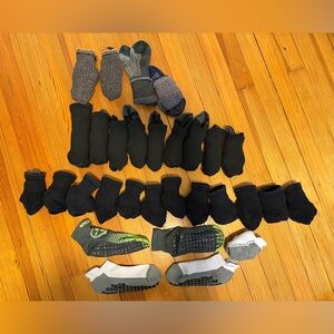 28 pairs men’s socks Medium